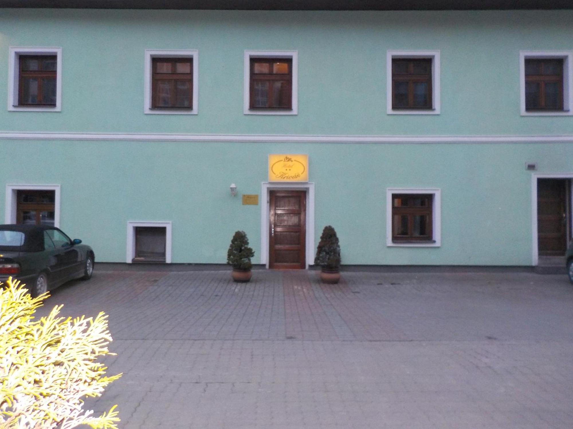 克里文酒店 Kysucke Nove Mesto 外观 照片